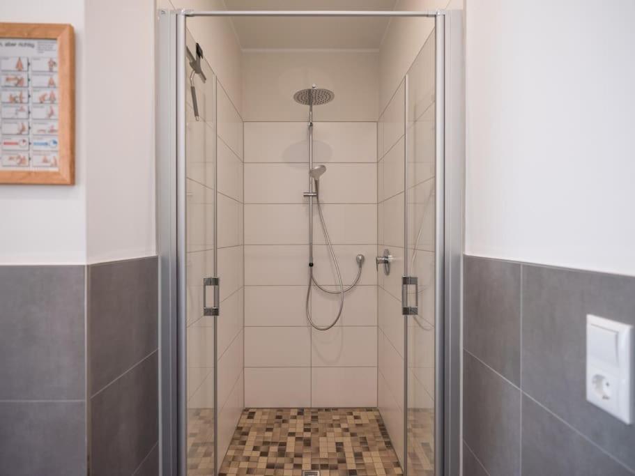 5 Sterne-Ferienhaus Eisvogel Am See Mit Sauna Und Kamin 克拉科夫西 外观 照片