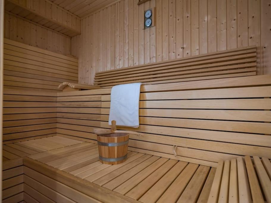 5 Sterne-Ferienhaus Eisvogel Am See Mit Sauna Und Kamin 克拉科夫西 外观 照片